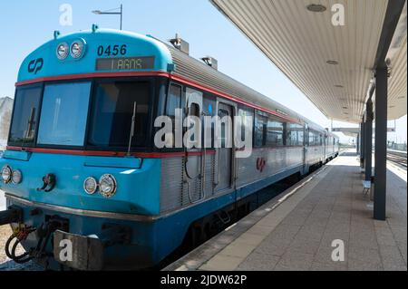 Lagos, Portogallo. 2022 maggio 6. Treni della città Comboios de Portugal di Lagos in Portogallo nell'Algarve. Foto Stock