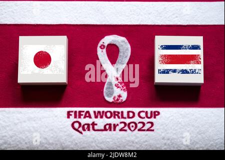 DOHA, QATAR, 3. LUGLIO: Gruppo e: Giappone vs Costa Rica, Ahme FIFA World Cup in Qatar 2022, partita di calcio con bandiere nazionali, banner con spazio di modifica. SOC Foto Stock