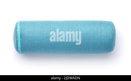 Vista dall'alto del cuscino cervicale blu isolato su bianco Foto Stock