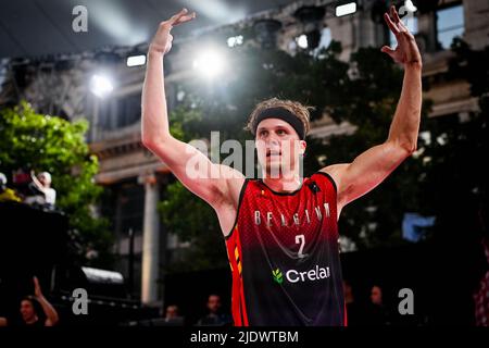 Anversa. Belgio, 23/06/2022, il belga Thibaut Vervoort festeggia dopo aver vinto una partita di basket 3x3 tra Belgio e Austria, la quarta e ultima partita della tappa dei Qualifier uomini alla Coppa del mondo FIBA 2022, giovedì 23 giugno 2022, ad Anversa. La FIBA 3x3 Basket World Cup 2022 si svolge dal 21 al 26 giugno ad Anversa. BELGA PHOTO DIRK WAEM Credit: Belga News Agency/Alamy Live News Credit: Belga News Agency/Alamy Live News Foto Stock