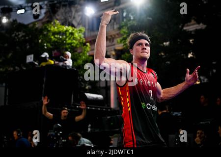 Anversa. Belgio, 23/06/2022, il belga Thibaut Vervoort festeggia dopo aver vinto una partita di basket 3x3 tra Belgio e Austria, la quarta e ultima partita della tappa dei Qualifier uomini alla Coppa del mondo FIBA 2022, giovedì 23 giugno 2022, ad Anversa. La FIBA 3x3 Basket World Cup 2022 si svolge dal 21 al 26 giugno ad Anversa. BELGA PHOTO DIRK WAEM Credit: Belga News Agency/Alamy Live News Credit: Belga News Agency/Alamy Live News Foto Stock