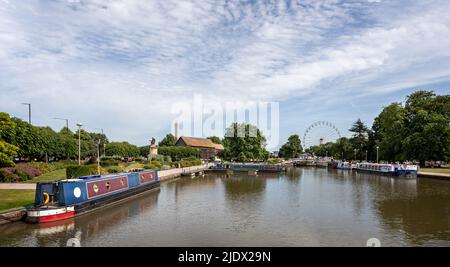 Il bacino di Bancroft sul fiume Avon a Stratford upon Avon, Warwickshire, Regno Unito il 16 giugno 2022 Foto Stock