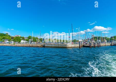Piccola città di Heikendorf sul fiordo di Kiel, distretto di Plön, Mar Baltico, Schleswig-Holstein, Germania settentrionale, Europa Foto Stock