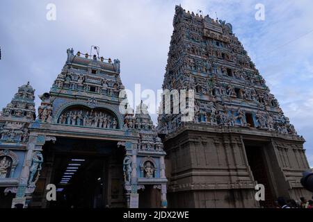 Kovilpatti, Tamilnadu India - Maggio 16 2022: Shenbahavalli amman kovil o Sri Poovananathar Swamy Tempio in kovilpatti Foto Stock