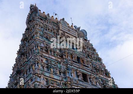 Kovilpatti, Tamilnadu India - Maggio 16 2022: Shenbahavalli amman kovil o Sri Poovananathar Swamy Tempio in kovilpatti Foto Stock