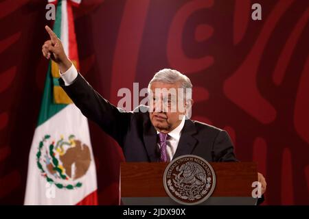 Città del Messico, Città del Messico, Messico. 23rd giugno 2022. 22 giugno 2022, Città del Messico, Messico: Il presidente messicano, Andres Manuel Lopez Obrador, parla durante la sua conferenza stampa quotidiana al Palazzo Nazionale. Il 23 giugno 2022 a Città del Messico, Messico. (Credit Image: © Luis Barron/eyepix via ZUMA Press Wire) Foto Stock