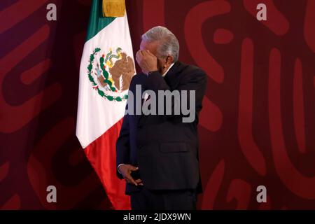 Città del Messico, Città del Messico, Messico. 23rd giugno 2022. 22 giugno 2022, Città del Messico, Messico: Il presidente messicano, Andres Manuel Lopez Obrador, parla durante la sua conferenza stampa quotidiana al Palazzo Nazionale. Il 23 giugno 2022 a Città del Messico, Messico. (Credit Image: © Luis Barron/eyepix via ZUMA Press Wire) Foto Stock