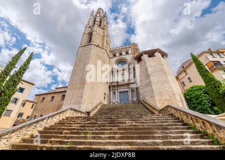 La Collegiata di San felice o Basílica de San Félix nella storica città spagnola di Girona, Spagna. Foto Stock