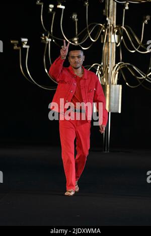 Parigi, Frankreich. 23rd giugno 2022. Pista RHUDE SS23 durante la settimana della moda di Parigi il 2022 giugno - Parigi, Francia. 22/06/2022 Credit: dpa/Alamy Live News Foto Stock