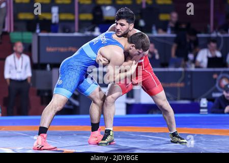 Matteo Pellicone, Roma, 23 giugno 2022, Rasoul Sadegh Garmsiri (IRI) vs Mihail Bradu (MDA) GR 82kg durante la classifica 2022 Serie (day2) - Wrestli Foto Stock