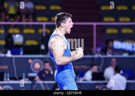 Matteo Pellicone, Roma, 23 giugno 2022, Mihail Bradu (MDA) GR 82kg esultazione durante la classifica Serie 2022 (day2) - Wrestling Foto Stock