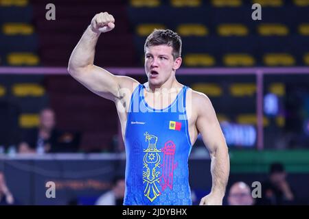 Matteo Pellicone, Roma, 23 giugno 2022, Mihail Bradu (MDA) GR 82kg esultazione durante la classifica Serie 2022 (day2) - Wrestling Foto Stock