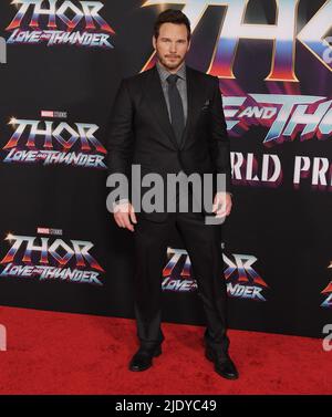 Los Angeles, Stati Uniti. 23rd giugno 2022. Chris Pratt arriva al THOR: LOVE AND THUNDER World Premiere di Marvel Studios, che si tiene giovedì 23 giugno 2022 al Teatro El Capitan. (Foto di Sthanlee B. Mirador/Sipa USA) Credit: Sipa USA/Alamy Live News Foto Stock