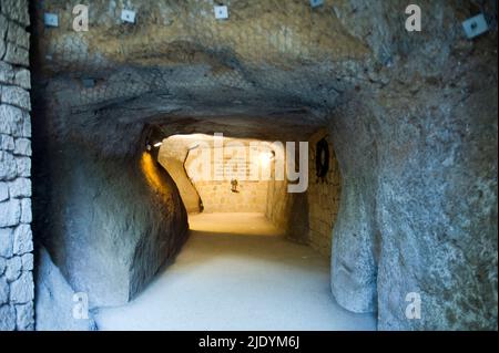 06 dicembre 2013 Europa. Italia, Roma, Mausoleo delle tombe Ardeatine dove i nazisti nel 1944 uccisero 335 romani all'interno delle cave come rappresaglia Foto Stock