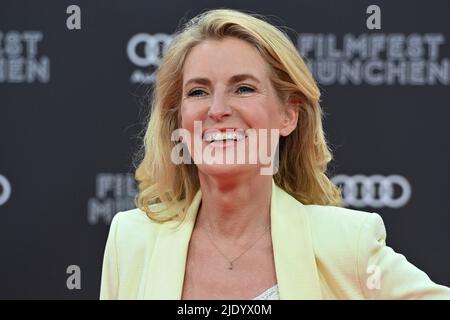 Maria FURTWAENGLER (attrice), immagine singola, taglia singolo motivo, ritratto, ritratto, verticale. Red Carpet, Red Carpet, apertura 39th Filmfest Muenchen il 06/23/2022.Gasteig HP8. Foto Stock