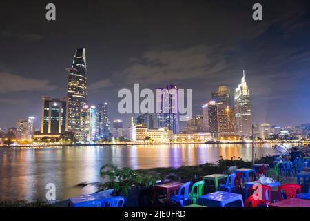 Skyline di Saigon, tramonto, ho Chi Minh City, centro con Bitexco Tower, District 1, ho Chi Minh City, Vietnam Foto Stock