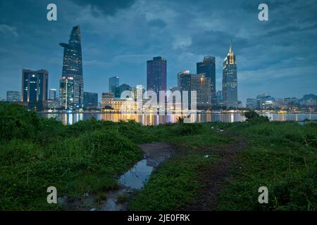 Skyline di Saigon, tramonto, ho Chi Minh City, centro con Bitexco Tower, District 1, ho Chi Minh City, Vietnam