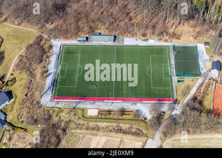 Foto aerea, campo sportivo Ostwig a Bestwig, Sauerland, Renania settentrionale-Vestfalia, Germania, Bestwig, DE, Europa, campo di calcio, stadio di calcio, aeria Foto Stock