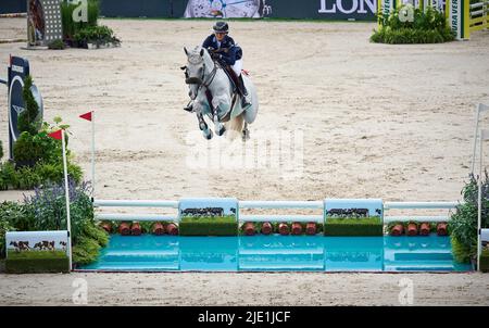 ROTTERDAM - Wilma Hellstrom (SWE) in azione durante la Coppa delle nazioni che salta a CHIO Rotterdam. L'evento equestre si svolgerà per la 73rd nel Kralingse Bos di Rotterdam, Paesi Bassi, il 23 giugno 2022. ANP PHIL NIJHUIS Credit: ANP/Alamy Live News Foto Stock