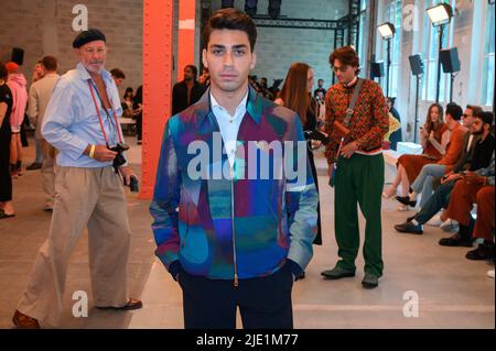 Samuel partecipa allo spettacolo Paul Smith Menswear Primavera Estate 2023 come parte della Paris Fashion Week il 24 giugno 2022 a Parigi, Francia. Foto di Laurent Zabulon/ABACAPRESS.COM Foto Stock
