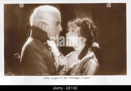 Ritratto di Hans Adalbert Schlettow e Mady Cristiani a Die Jugend der Königin Luise (1927) - cinema tedesco dell'era weimar (1918 - 1935) Foto Stock