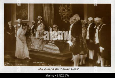 Ritratto di Mady Cristiani, Hans Mierendorff, Ida Wüst, Auguste Prasch-Grevenberg in Die Jugend der Königin Luise (1927) - cinema tedesco dell'era weimar (1918 - 1935) Foto Stock