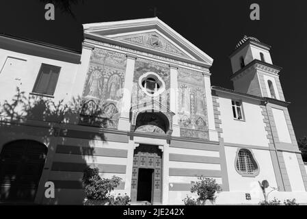 È uno dei conventi più importanti di Teano, anche perché all'interno dell'edificio si trovano i resti del santo che è la Coopatrona di Teano, Foto Stock