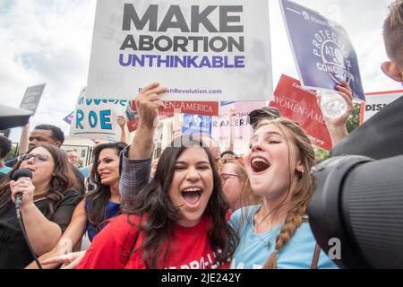 Washington DC, 24,2022 giugno, gli USA Pro -Life Advocati si riuniscono presso la Corte Suprema degli Stati Uniti a Washington DC, e rispondono alla sentenza che ha rovesciato il Foto Stock