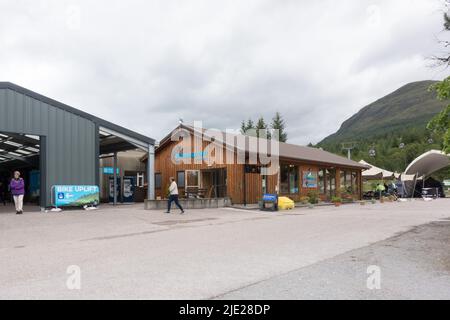 Punto base ben Nevis Mountain Range che vende i biglietti per l'auto gandola Foto Stock