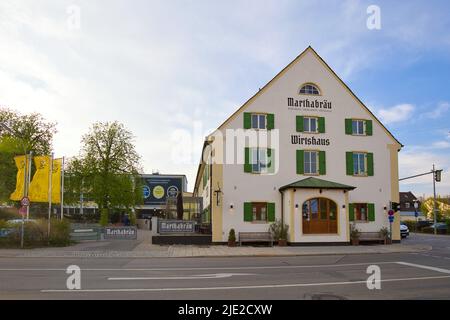 Fürstenfeldbruck, Baviera, Germania - 23 aprile 2022: Ristorante Marthabräu, presso la sede della König Ludwig GmbH u. Co. KG Schlossbrauerei Kaltenberg. Foto Stock