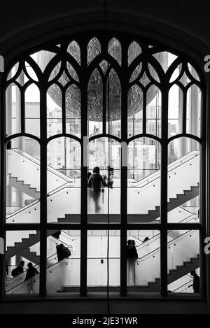 Ottawa, Canada - Aprile 17 2022: Decorazione del pianeta appeso nella lobby del Museo Canadese della natura Foto Stock