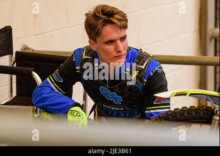 MANCHESTER, REGNO UNITO. GIUGNO 24th ben Rathbone - Berwick Bullets durante la partita della National Development League tra Belle Vue Colts e Berwick Bullets al National Speedway Stadium di Manchester venerdì 24th giugno 2022. (Credit: Ian Charles | MI News) Credit: MI News & Sport /Alamy Live News Foto Stock