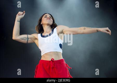 PORTSMOUTH, INGHILTERRA: Mel C si esibisce sul palco durante il giorno 3 del festival vittorioso con: Mel C dove: Portsmouth, Regno Unito quando: 29 ago 2021 credito: Neil Lupin/WENN Foto Stock