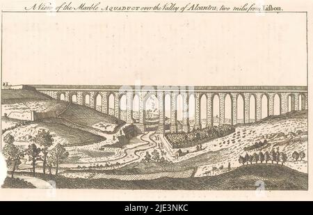 Vista dell'acquedotto di Águas Livres, nei pressi di Lisbona, vista dell'acquedotto di marmo sulla valle dell'Alcantra, a due miglia da Lisbona (titolo sull'oggetto), tipografo: anonimo, 1749 - 1799, carta, incisione, incisione, altezza 113 mm, larghezza 194 mm Foto Stock