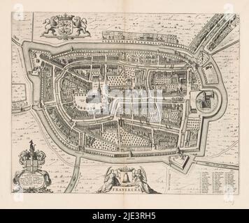 Mappa di Franeker, Franekera (titolo sull'oggetto), Mappa in vista dall'alto. In alto a sinistra lo stemma della Frisia. Bottom destra cartouche con dedizione e lo stemma di Jan Antonides van der Linden. Titolo centrale inferiore con stemma Franeker e due figure femminili. Legenda in basso a destra. On verso Dutch text., print maker: anonymous, editore: Johannes Willemszoon Blaeu, Johannes Willemszoon Blaeu, (menzionato sull'oggetto), editore: Amsterdam, Amsterdam, Franeker, 1652, carta, incisione, incisione, incisione, stampa su carta intestata, altezza 417 mm x larghezza 522 mm Foto Stock