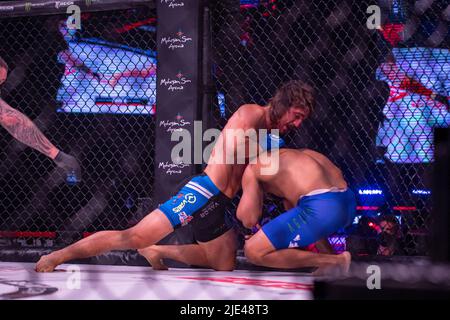 Uncasville, CT, Uncasville, CT, USA. 24th giugno 2022. Uncasville, CT - 24 GIUGNO: Aaron Jeffery vince con 2nd round TKO al Bellator 282 il 24 giugno 2022 al Mohegan Sun Casino di Uncasville, CT, Stati Uniti. (Credit Image: © Matt Davies/PX Imagens via ZUMA Press Wire) Credit: ZUMA Press, Inc./Alamy Live News Foto Stock