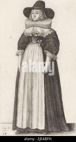 Ornatus Muliebris Anglicanus (The Clothing of English Women), Wenceslaus Hollar, 1640, donna inglese che indossa un cappello con brim dritto rastremato, hatband e brim largo sulla parte superiore dei capelli eleganti. Ampio colletto pieghettato attorno al collo. Sotto il colletto pieghettato un colletto rifinito di pizzo, tenuto insieme al centro da un arco. Sopra la abito scuro un lungo grembiule bianco con un arco alla vita sinistra. Maniche con polsini in pizzo. La gonna cade sulle scarpe. No. 20 della serie Ornatus Muliebris Anglicanus., tipografia: Wenceslaus Hollar, (menzionato sull'oggetto), Londra, 1640, carta, incisione, h 133 mm Foto Stock