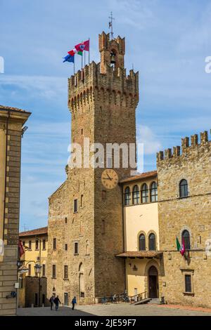 Palazzo Comunale in Piazza della Liberta nel centro storico di Arezzo in Toscana Foto Stock