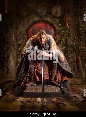 JAMIE CAMPBELL BOWER a CAMELOT (2011), diretto DA STEFAN SCHWARTZ e MIKAEL SALOMON. Credito: CBC / Album Foto Stock