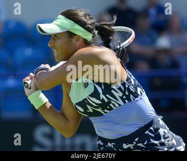 Heather Watson (GB) che gioca al Rothesay International, Devonshire Park, Eastbourne, 20th giugno 2022 Foto Stock