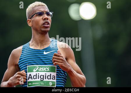 2022-06-25 15:19:32 APELDOORN - Athlete Onyema Adigida durante la semifinale a 200 metri ai Campionati olandesi di atletica. ANP RONALD HOOGENDOORN olanda out - belgio out Foto Stock