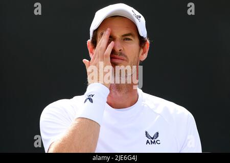 25th giugno 2022, All England Lawn Tennis and Croquet Club, Londra, Inghilterra; torneo di tennis di Wimbledon; Andy Murray durante la sua sessione di pratica Foto Stock