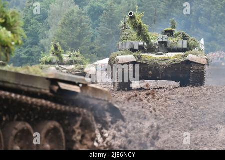 Strasice, Repubblica Ceca. 25th giugno 2022. Giorno delle forze militari ceche di terra Bahna 2022 nell'ex area militare Brdy vicino Strasice, Repubblica Ceca, 25 giugno 2022. Credit: Miroslav Chaloupka/CTK Photo/Alamy Live News Foto Stock