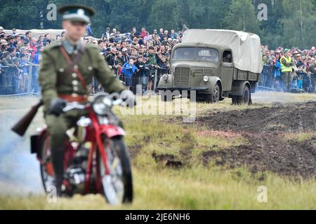 Strasice, Repubblica Ceca. 25th giugno 2022. Giorno delle forze militari ceche di terra Bahna 2022 nell'ex area militare Brdy vicino Strasice, Repubblica Ceca, 25 giugno 2022. Credit: Miroslav Chaloupka/CTK Photo/Alamy Live News Foto Stock