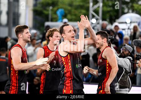 Il belga Nick Celis festeggia dopo aver vinto una partita di basket 3x3 tra Belgio e Polonia, nella finale maschile della Coppa del mondo FIBA 2022, sabato 25 giugno 2022, ad Anversa. La FIBA 3x3 Basket World Cup 2022 si svolge dal 21 al 26 giugno ad Anversa. BELGA FOTO TOM GOYVAERTS Foto Stock