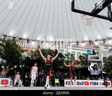 Il belga Nick Celis festeggia dopo aver vinto una partita di basket 3x3 tra Belgio e Polonia, nella finale maschile della Coppa del mondo FIBA 2022, sabato 25 giugno 2022, ad Anversa. La FIBA 3x3 Basket World Cup 2022 si svolge dal 21 al 26 giugno ad Anversa. BELGA FOTO TOM GOYVAERTS Foto Stock