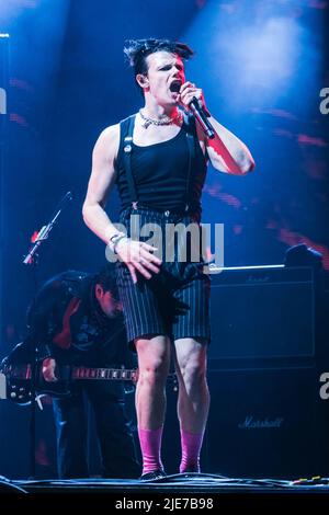 REGNO UNITO. 25th giugno 2022. REGNO UNITO. Sabato 25 giugno 2022. Yungblud si esibisce nella fase John Peel durante il Glastonbury Festival Worthy Farm . Foto di Credit: Julie Edwards/Alamy Live News Foto Stock