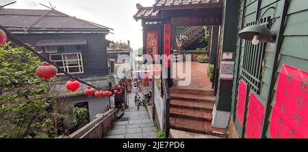 Jioufen Village, Taipei - Apr 24, 2022: Vista mozzafiato del villaggio di Jioufen, New Taipei City, Taiwan Foto Stock