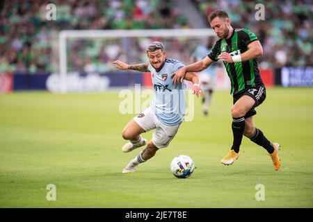 Austin, Texas, Stati Uniti. 25 giugno 2022: Austin FC Jon Gallagher Defender #17 in azione durante la partita MLS contro il FC Dallas al Q2 Stadium. Austin, Texas. Mario Cantu/CSM Credit: CAL Sport Media/Alamy Live News Foto Stock