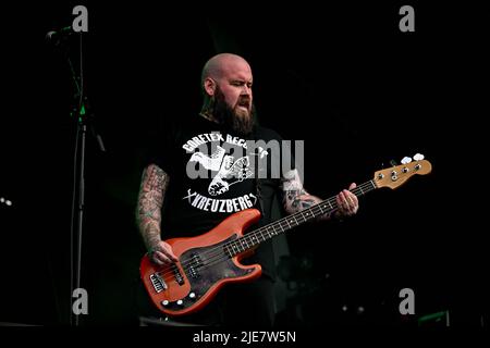 I Rumjacks suonano dal vivo durante il giorno 6 dell'Hellfest Open Air Festival, a Clisson, Francia, il 25 giugno 2022. Foto di Julien Reynaud/APS-Medias/ABACAPRESS.COM Foto Stock